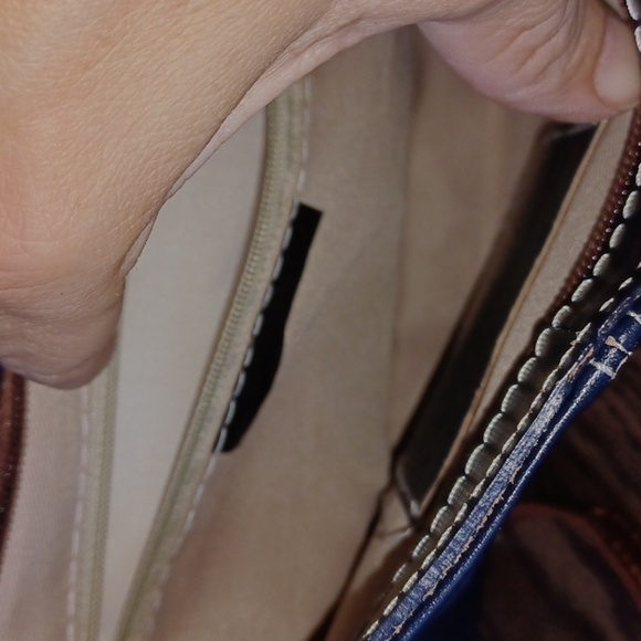 L’Artigiano crossbody purse made in Italy all leather adjustable strap, 10x8x3 - Picture 5 of 6